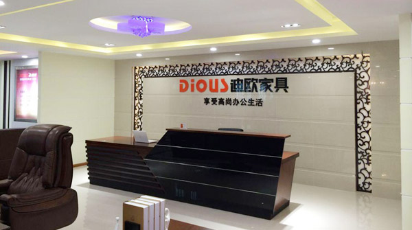 草莓视频污片家具