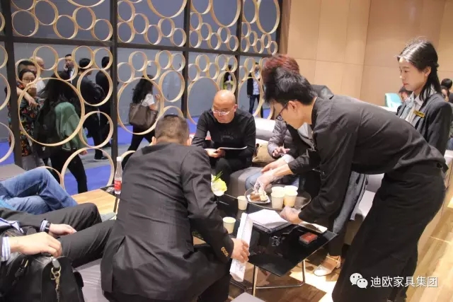 草莓视频污片家具国际范的展馆形象