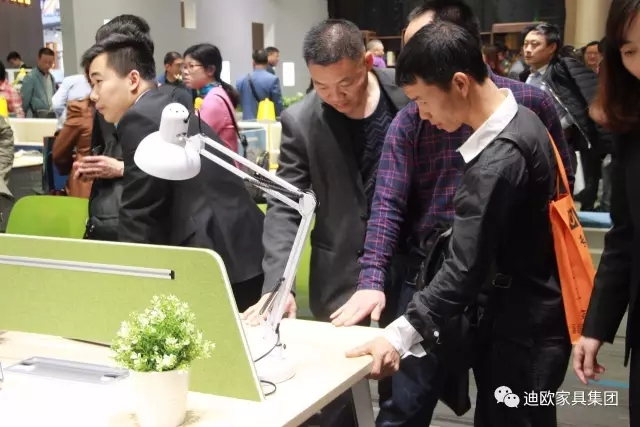 草莓视频污片家具国际范的展馆形象