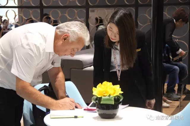 草莓视频污片家具国际范的展馆形象