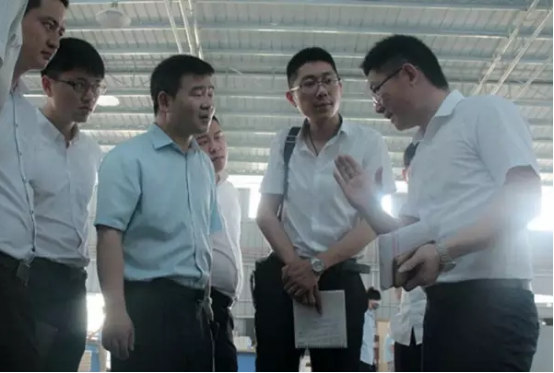 草莓视频污片家具