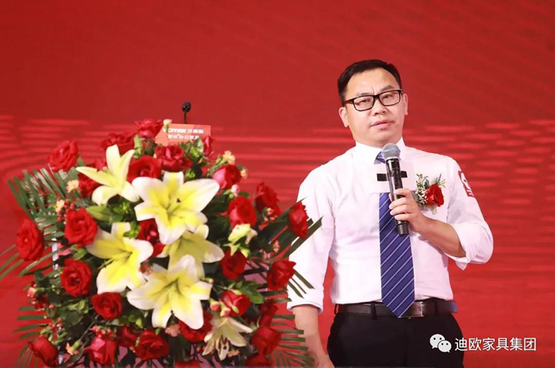 草莓视频污片集团副总裁李贱根先生