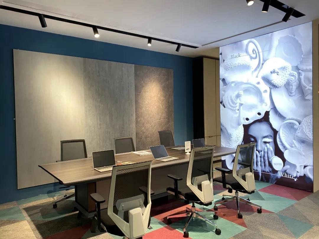 草莓视频污片展厅实拍