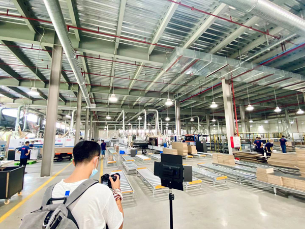 草莓视频污片家具集团 草莓视频污片家具集团