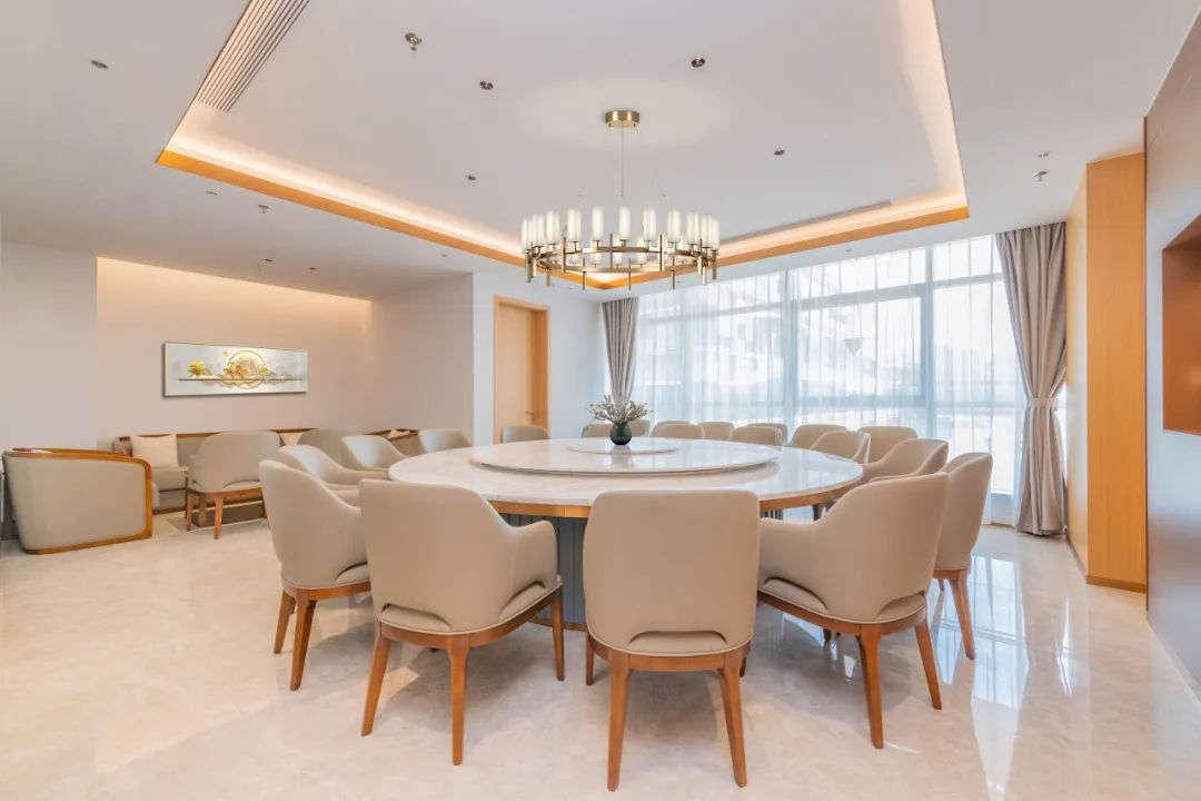 草莓视频污片办公家具